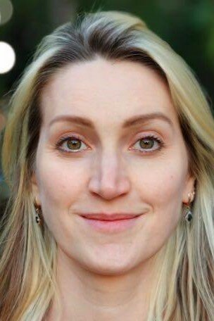 Анна Комарова