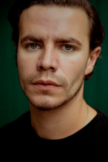 Оливер Джонстоун